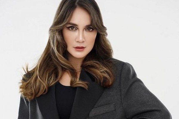 Luna Maya: Dari Model ke Aktris Ternama Indonesia