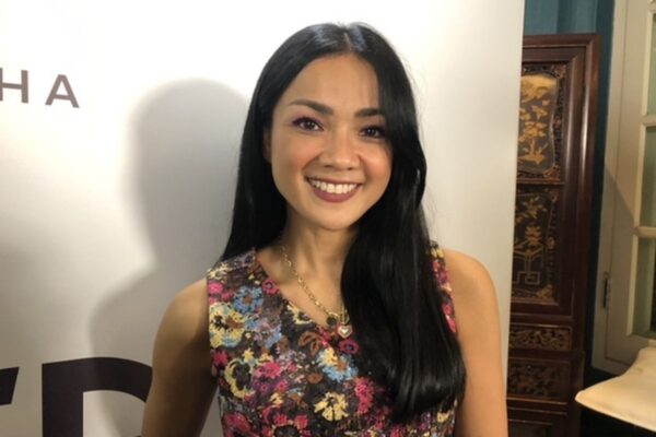 Nirina Zubir: Aktris Serba Bisa yang Tetap Bersinar di Dunia Hiburan