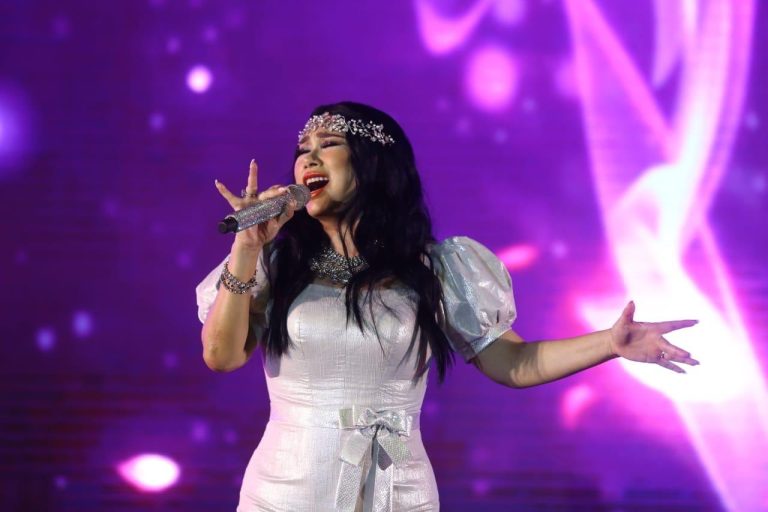 Mengenal Penyayi Titi DJ: Perjalanan dan Prestasinya di Dunia Musik