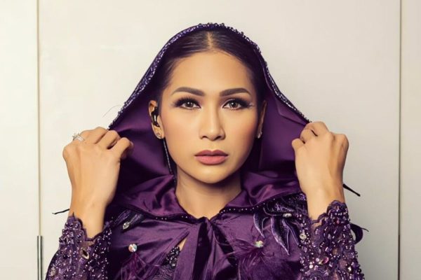 Penyayi Tata Janeeta: Perjalanan dan Prestasi di Dunia Musik
