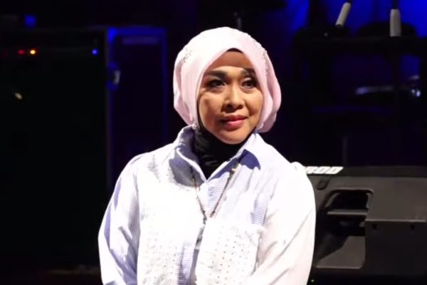 Profil Penyayi Tuti Maryati: Perjalanan dan Prestasinya