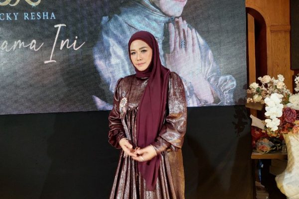 Profil Penyayi Lucky Resha: Perjalanan dan Prestasinya